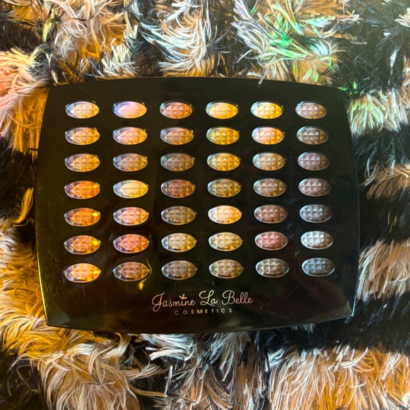 Colorful Makeup Palette Set - Picture 3 of 10